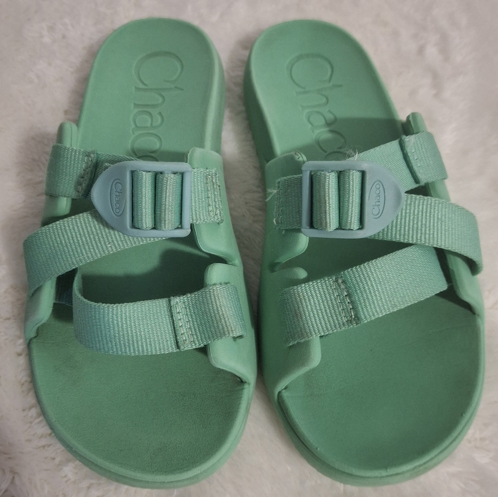 Kid's Chaco Green Adjustable Slide Sandals Size 3.